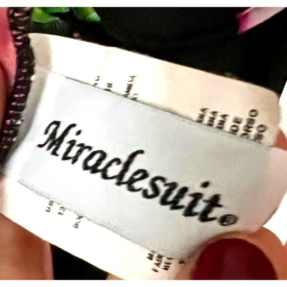 Miracalsuit Tropical Black Floral Print One Piece Suit SZ 12 - Picture 5 of 7